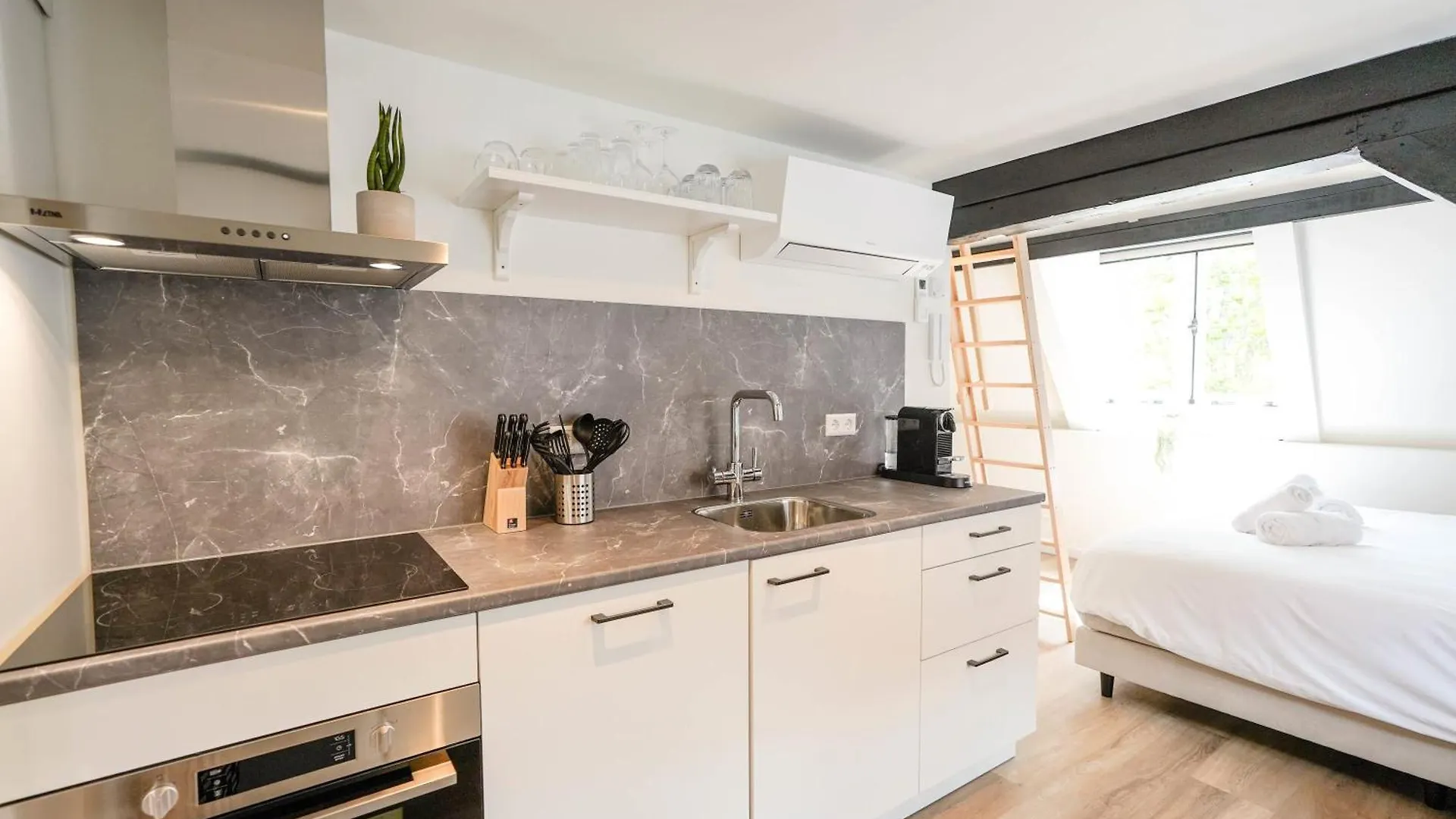 Beautiful Apartment With Loft Delft Netherlands