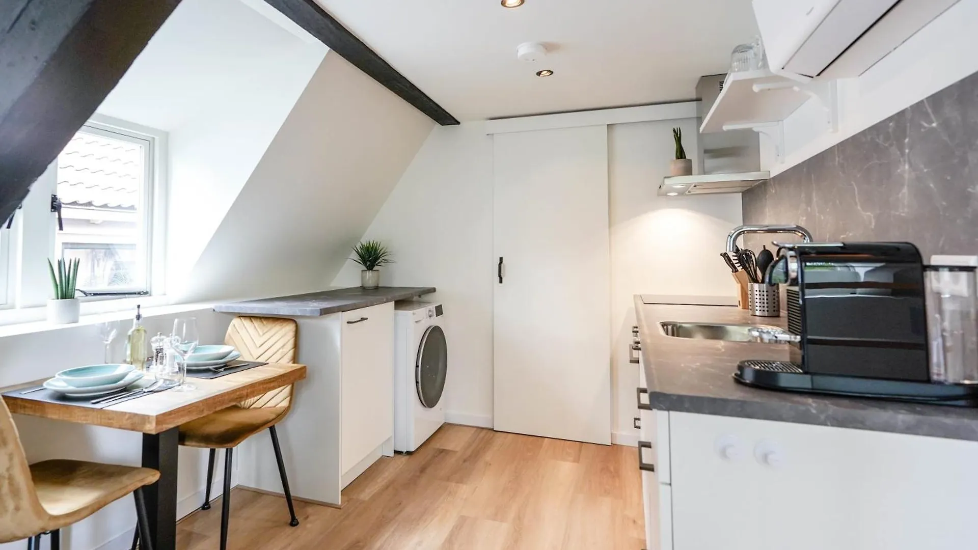 Beautiful Apartment With Loft 델프트 네덜란드