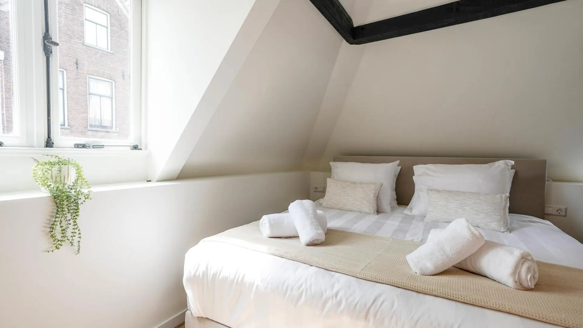 Beautiful Apartment With Loft 델프트
